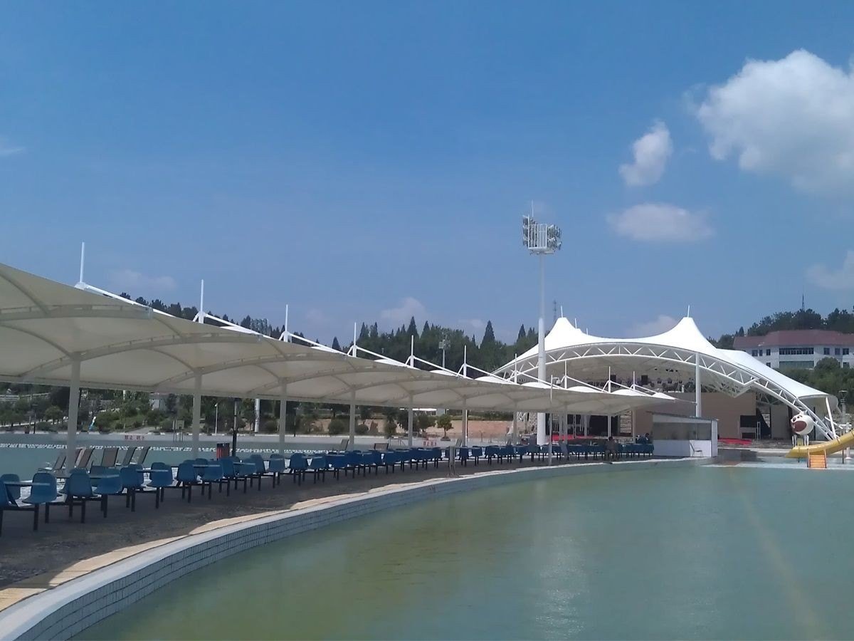 Atap membrane untuk area kolam renang